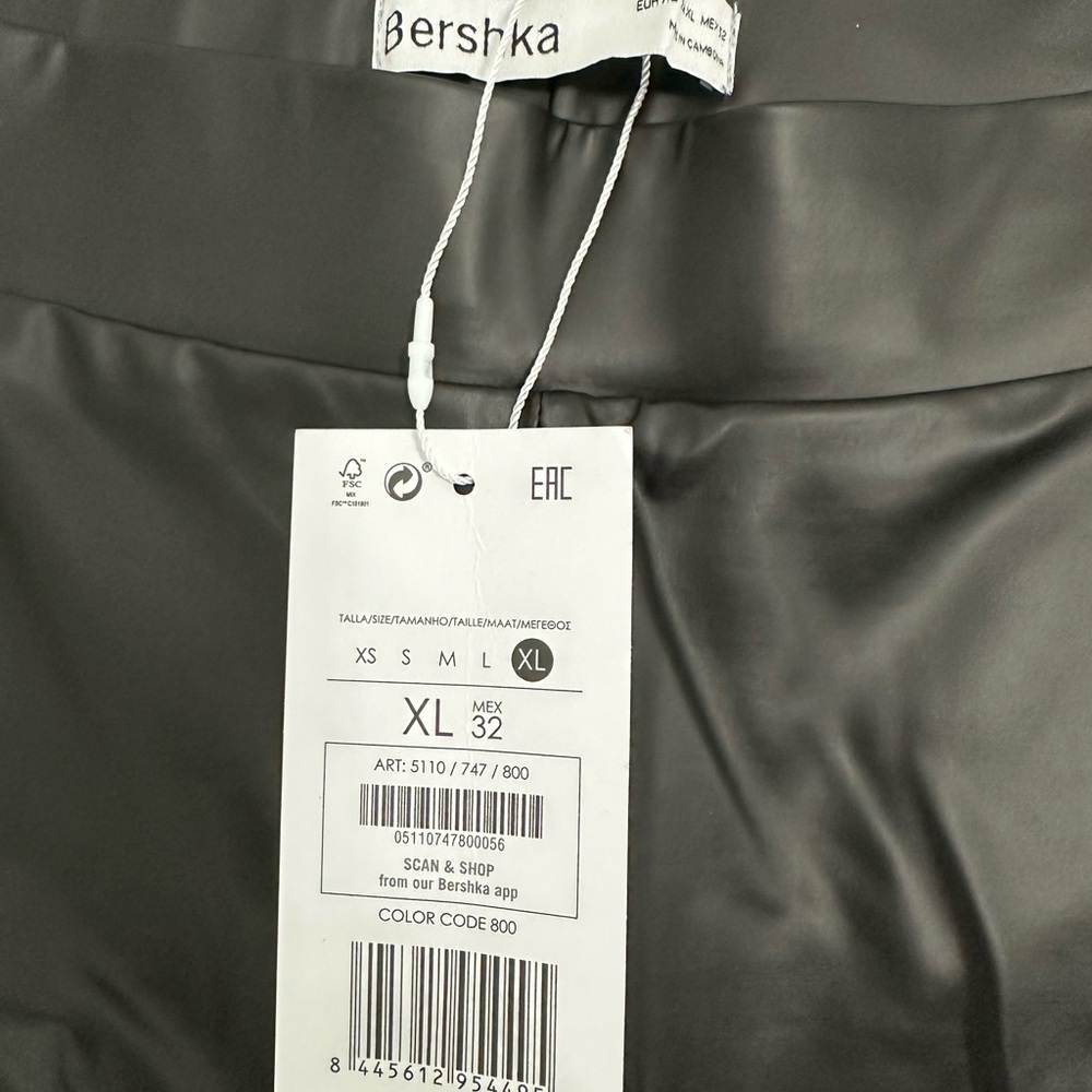 Bershka petite high waist faux leather leggings in XL. New with tags.